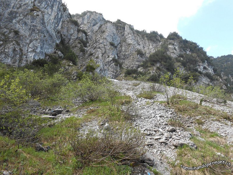 12 Ferrata MAURIZIO Anticima est Monte Alben.JPG -           